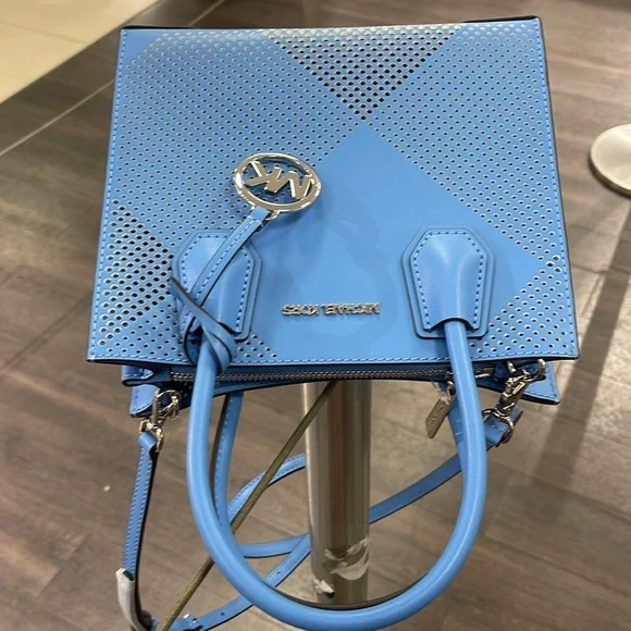 Michael Kors Mercer Medium Perforated Crossbody Satchel Bag
South Pacific 
NWT - Picture 12 of 16